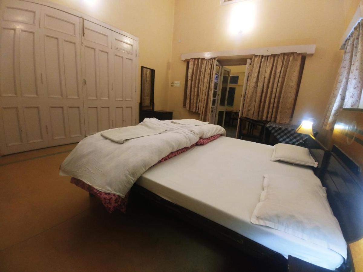 דהראדון Hotel White House מראה חיצוני תמונה