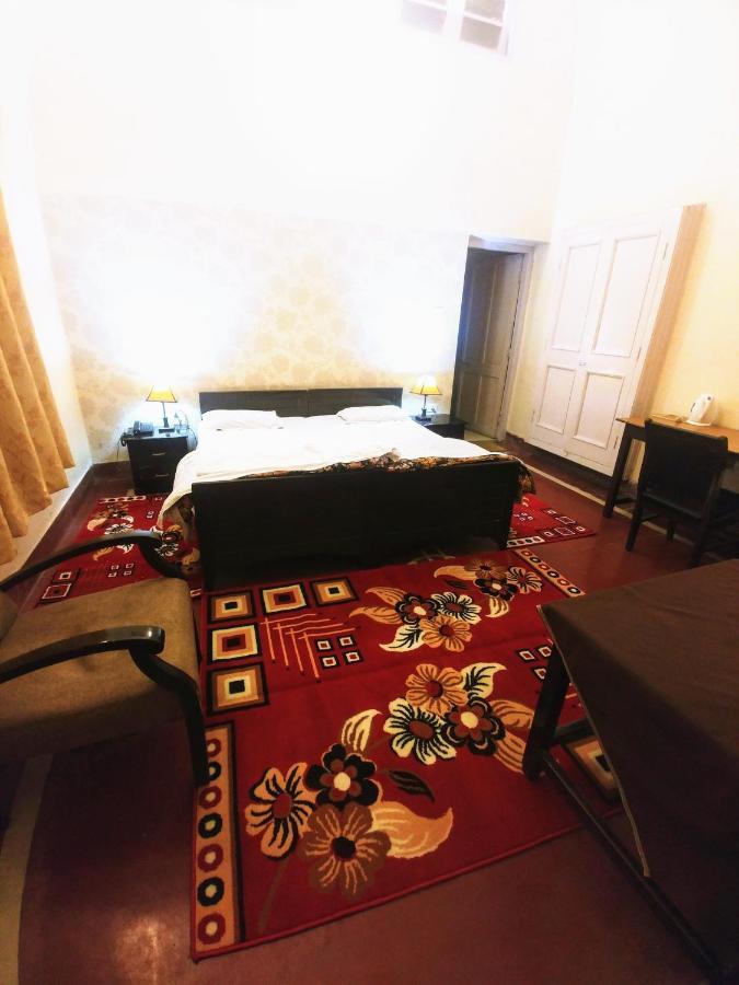 דהראדון Hotel White House מראה חיצוני תמונה