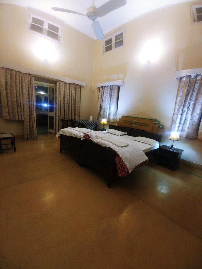דהראדון Hotel White House מראה חיצוני תמונה